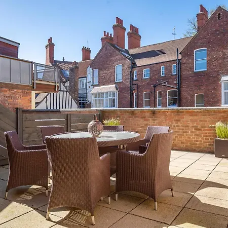 Apartment 10 Stonegate Court York